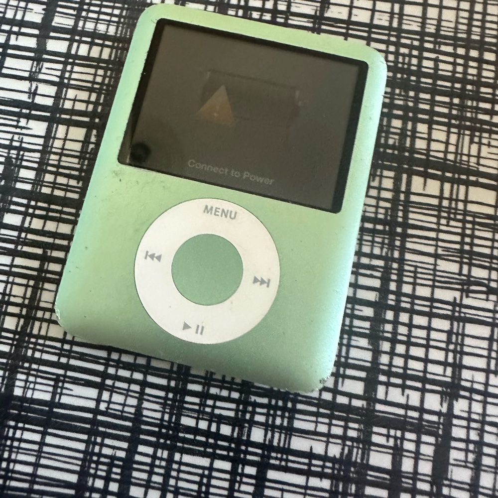 Apple MP3 Player in Mint Green